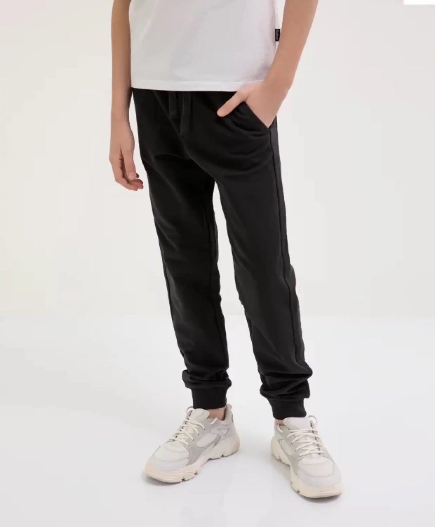 Pantaloni tricot, cu curea și manșete, negri, Gulliver