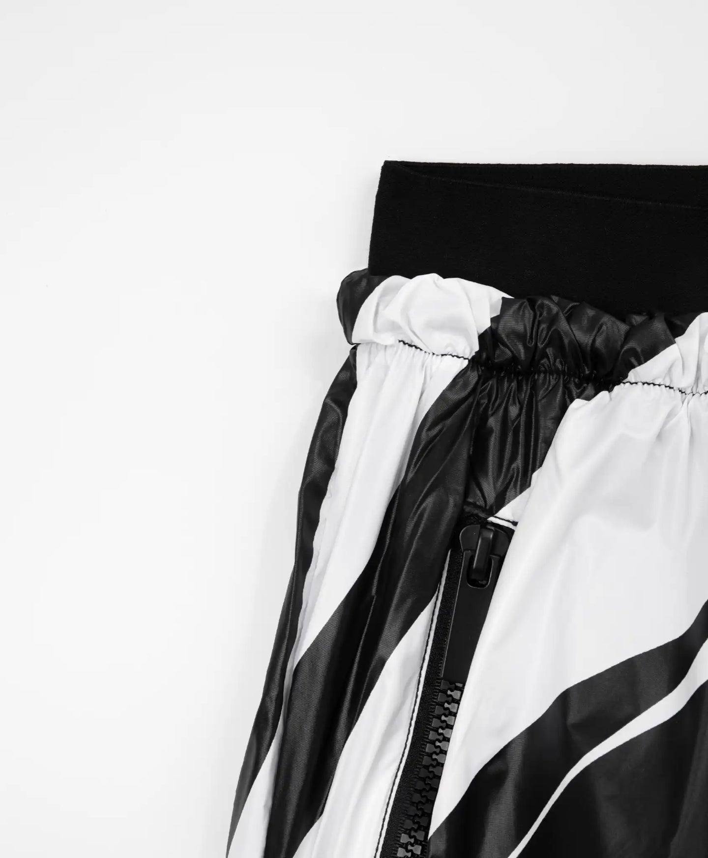 Pantaloni fleece, cu imprimeu alb-negru, pentru fată, Gulliver