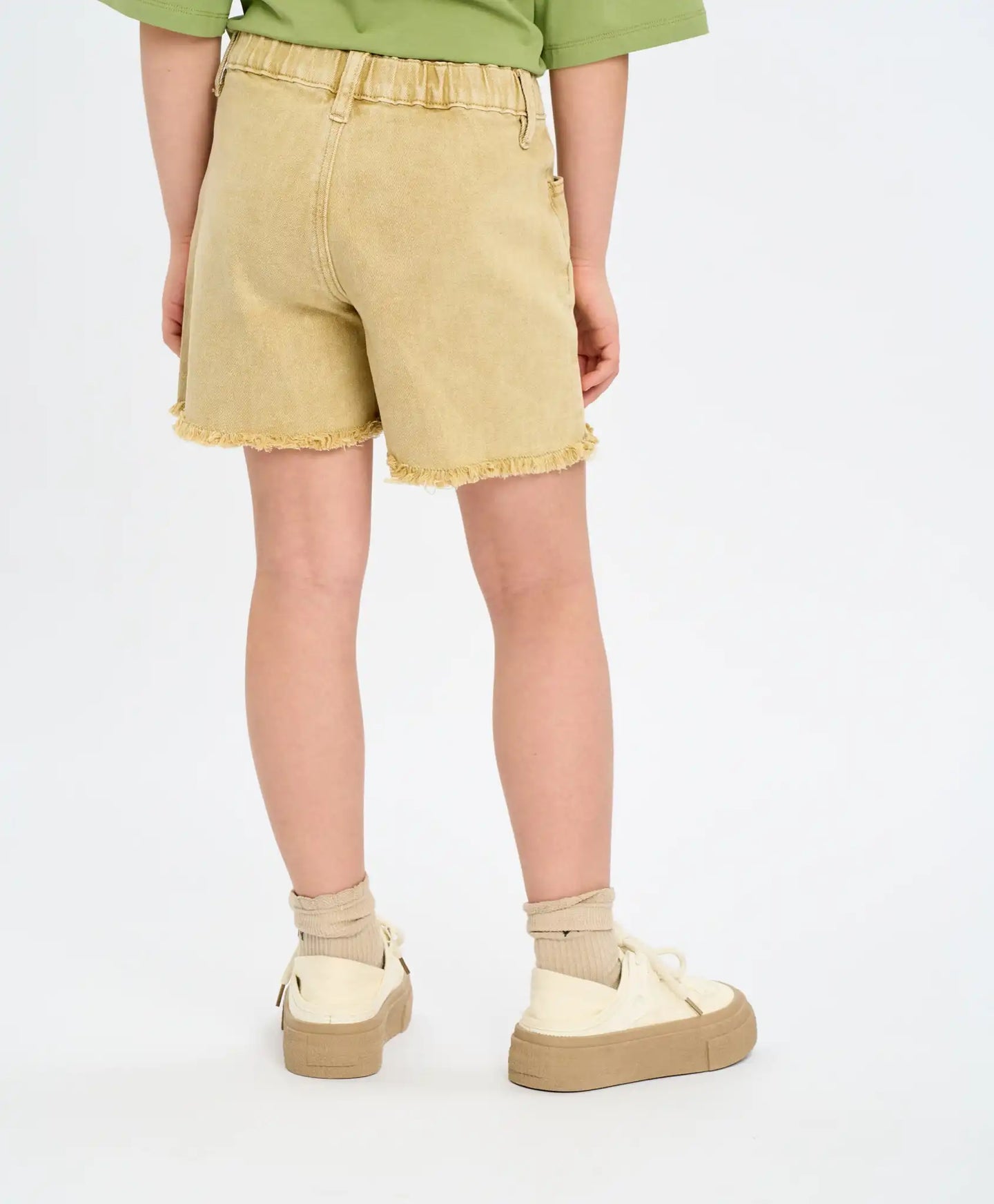 Pantaloni scurți din denim pentru fată, alb-lăptos, cu talie elastică și franjuri, Button Blue